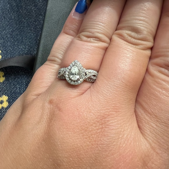 Vera Wang 1ct tw Pear-Shaped Diamond Ring 14K - Picture 11 of 11